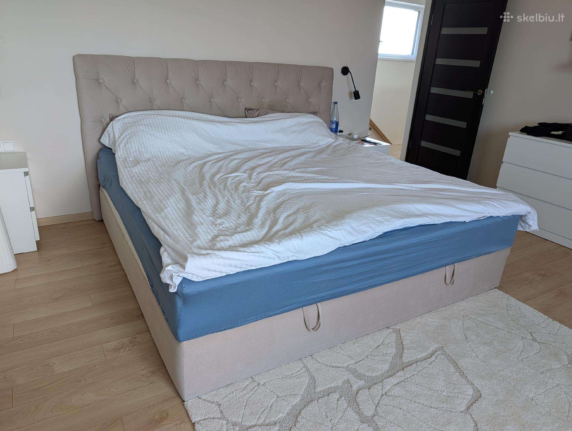 200x200 lova su čiužiniu ir patalynės dėže