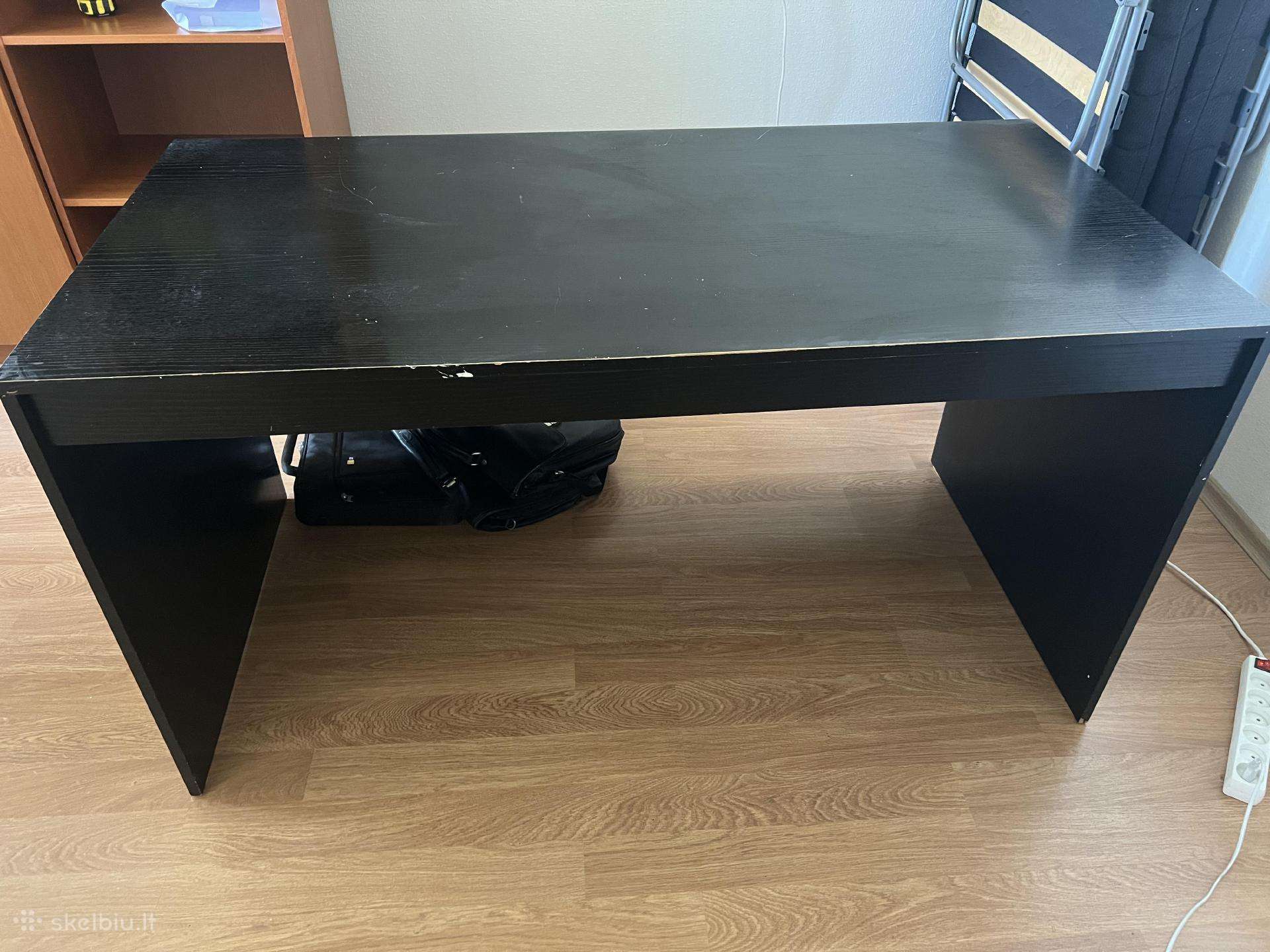 Rašomas stalas