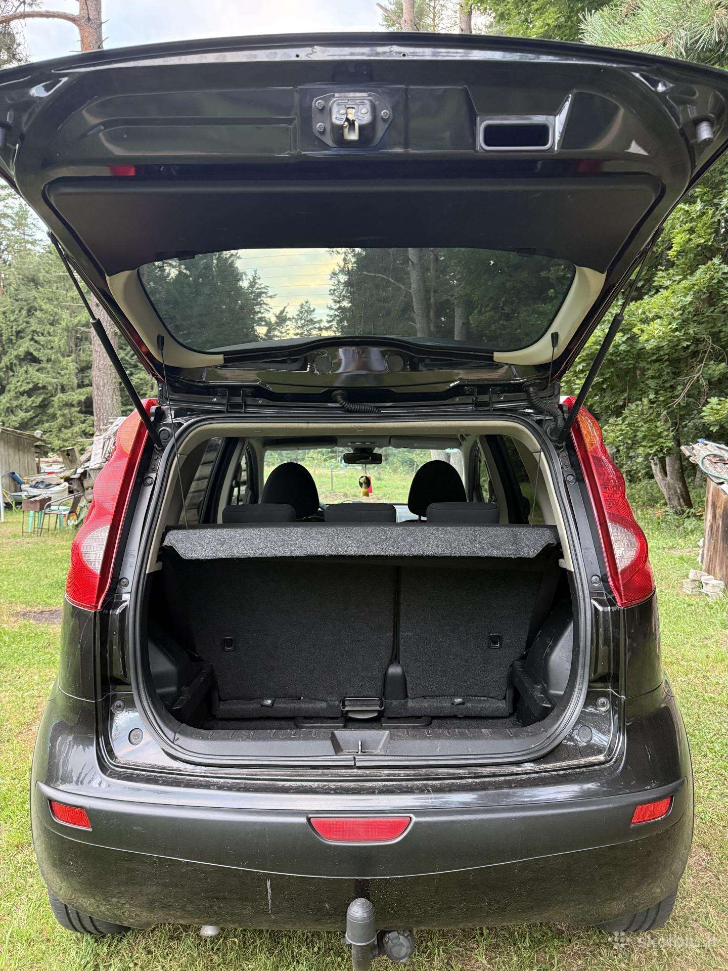 Nissan Note, 1.6 l., Хэтчбек