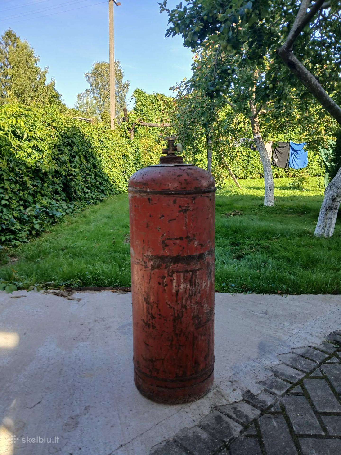 Parduodame tuščia 25 e su vožtuvu