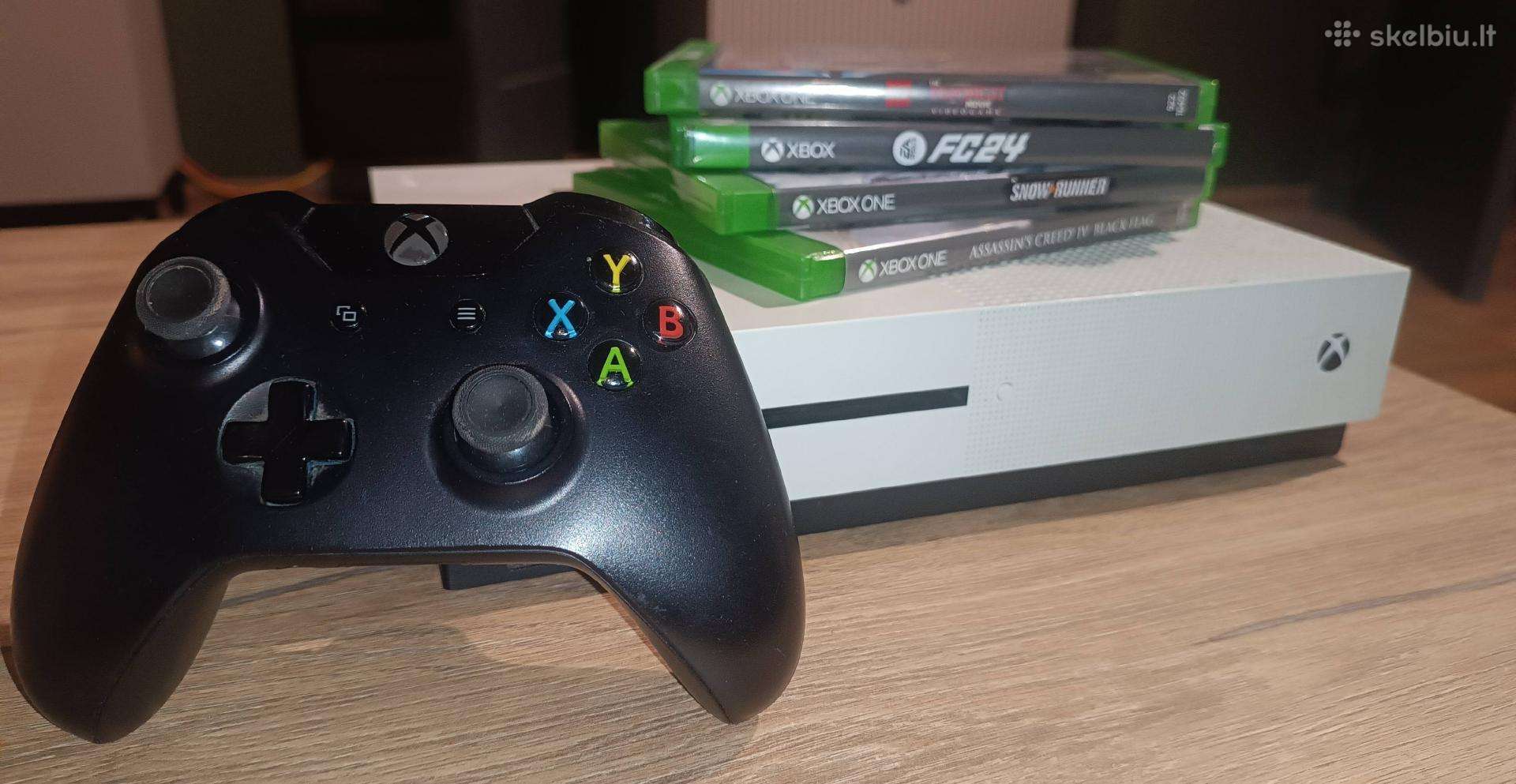 Xbox One 1tb + 4 žaidimai