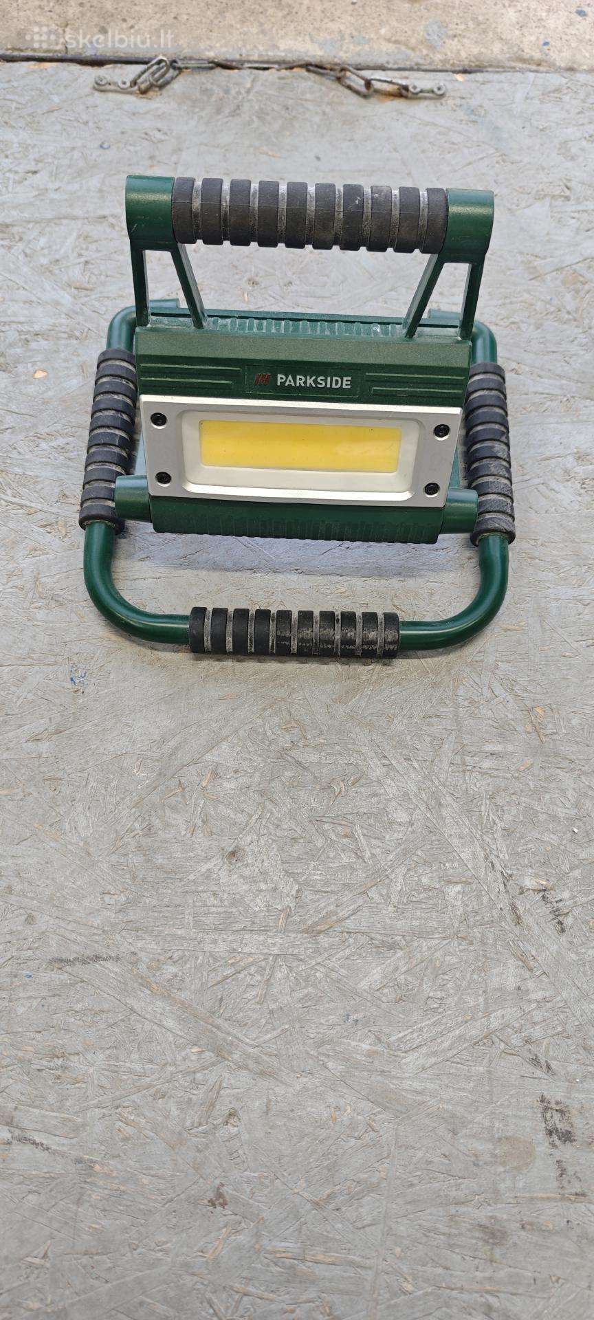 Parksidepfla 4400 LED prožektoriaus