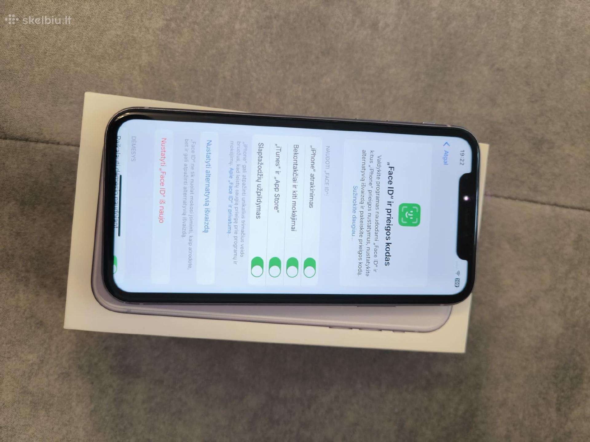 iPhone 11