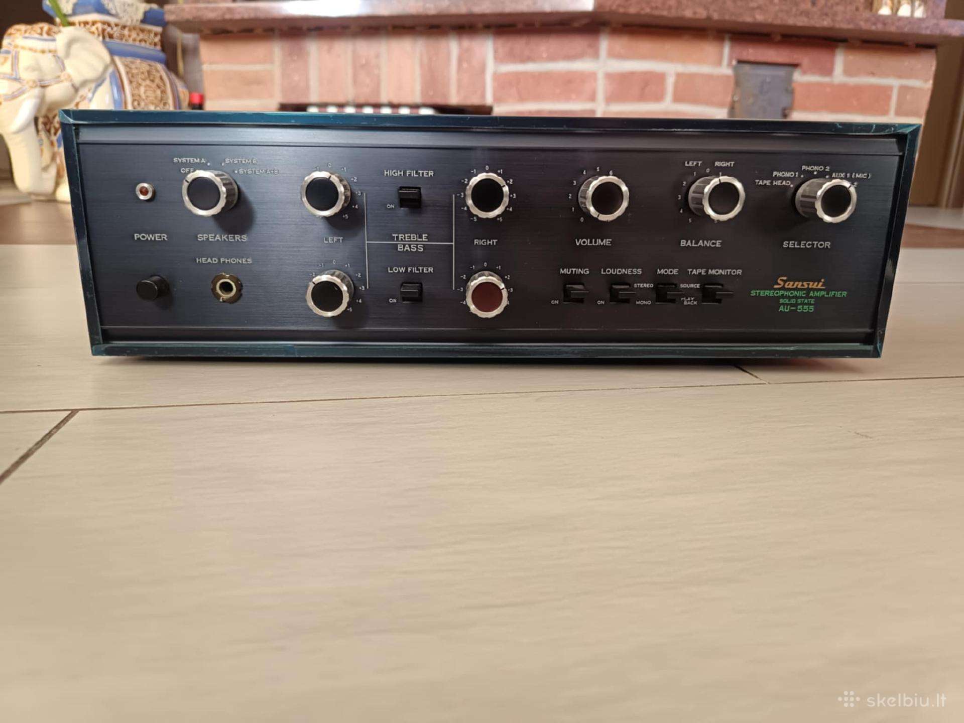 Sansui Au-555 stiprintuvas