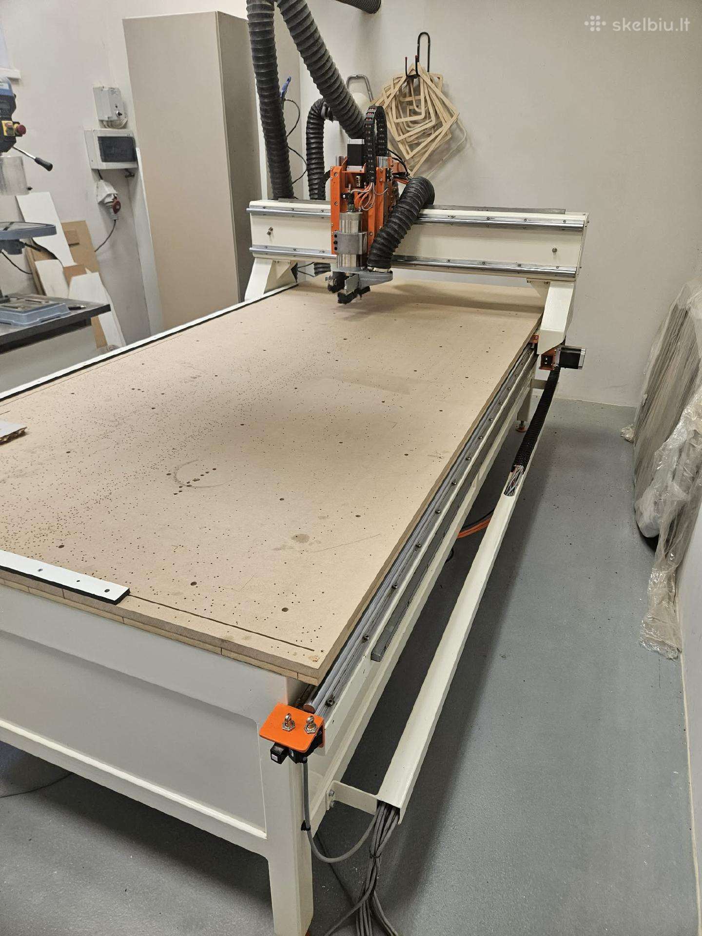 CNC stakles