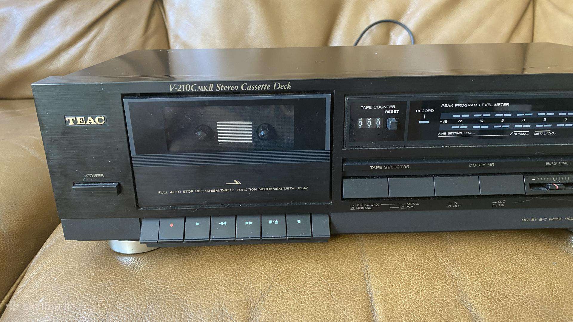 Kasetinė deka Teac V-210c Mkii