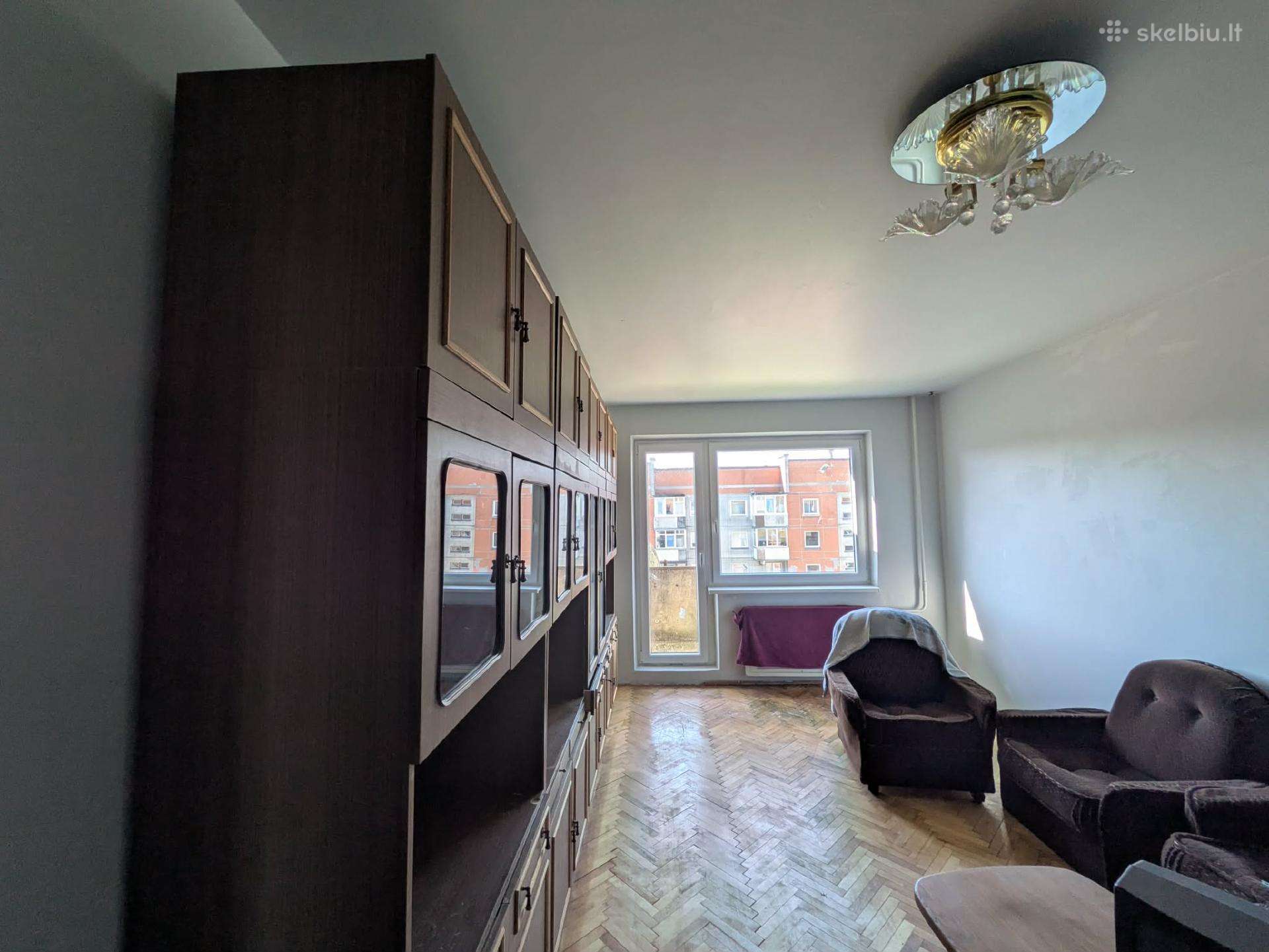 Išnuomojamas 4 kambarių butas