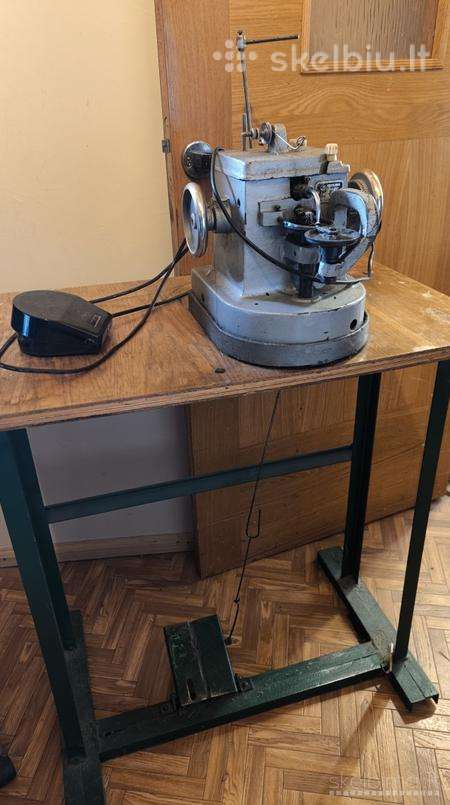 Kailių siuvimo masina su stalu