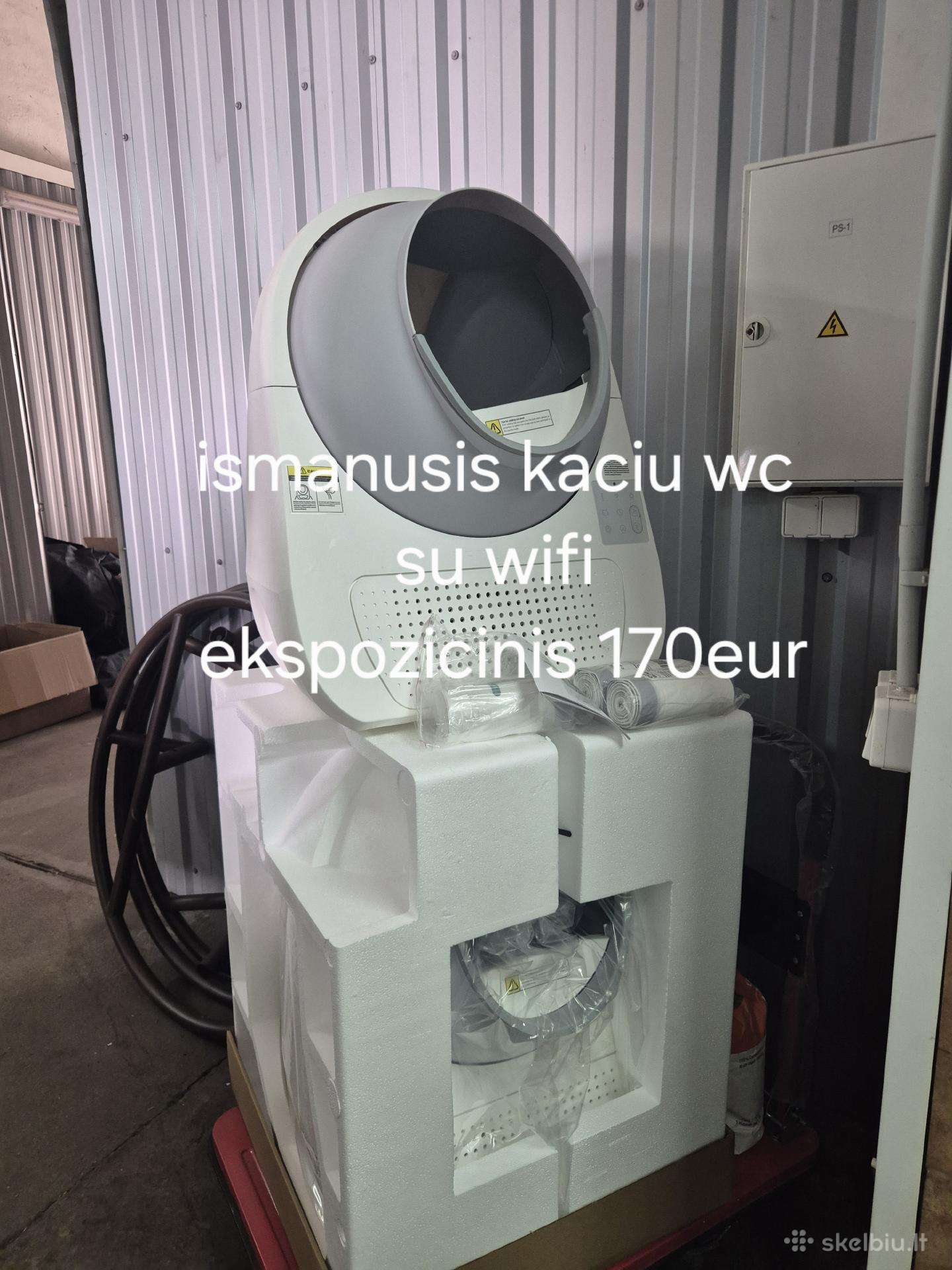 Ismanusis kaciu WC robotas issivalo su WiFi