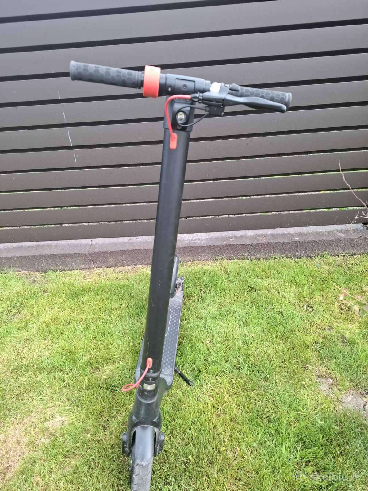 Электрический самокат Beaster Scooter