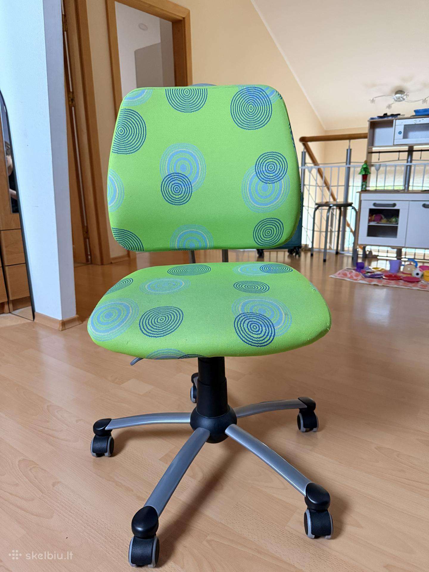 Ergonomic chair Mayer Actikid-a3 chair to maintai