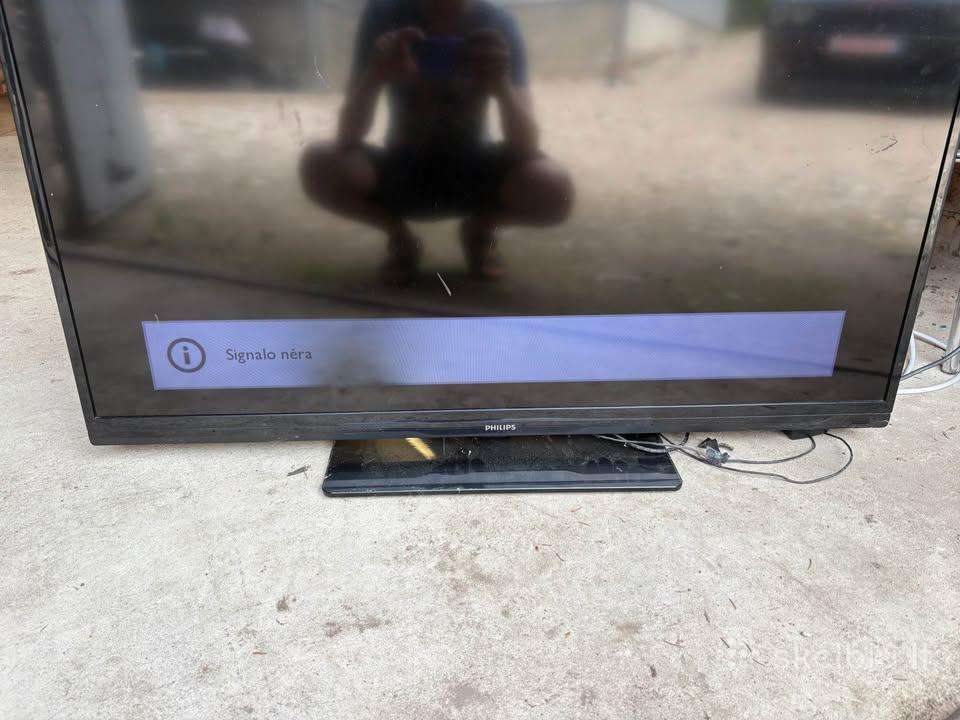 Philips 46 TV su defektu