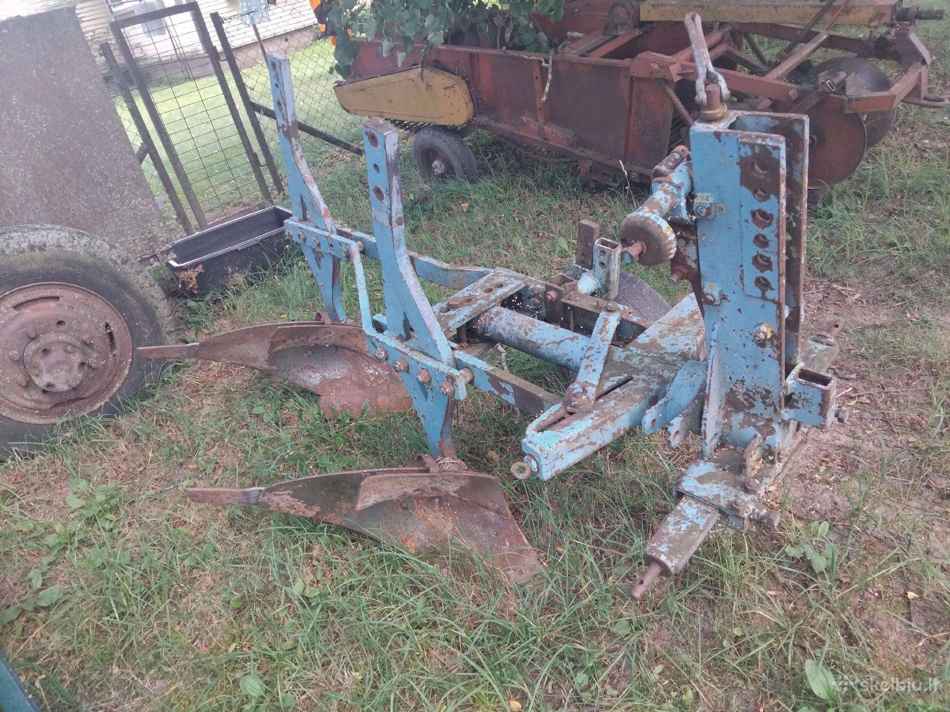 Lemken 2 korpusu plugas