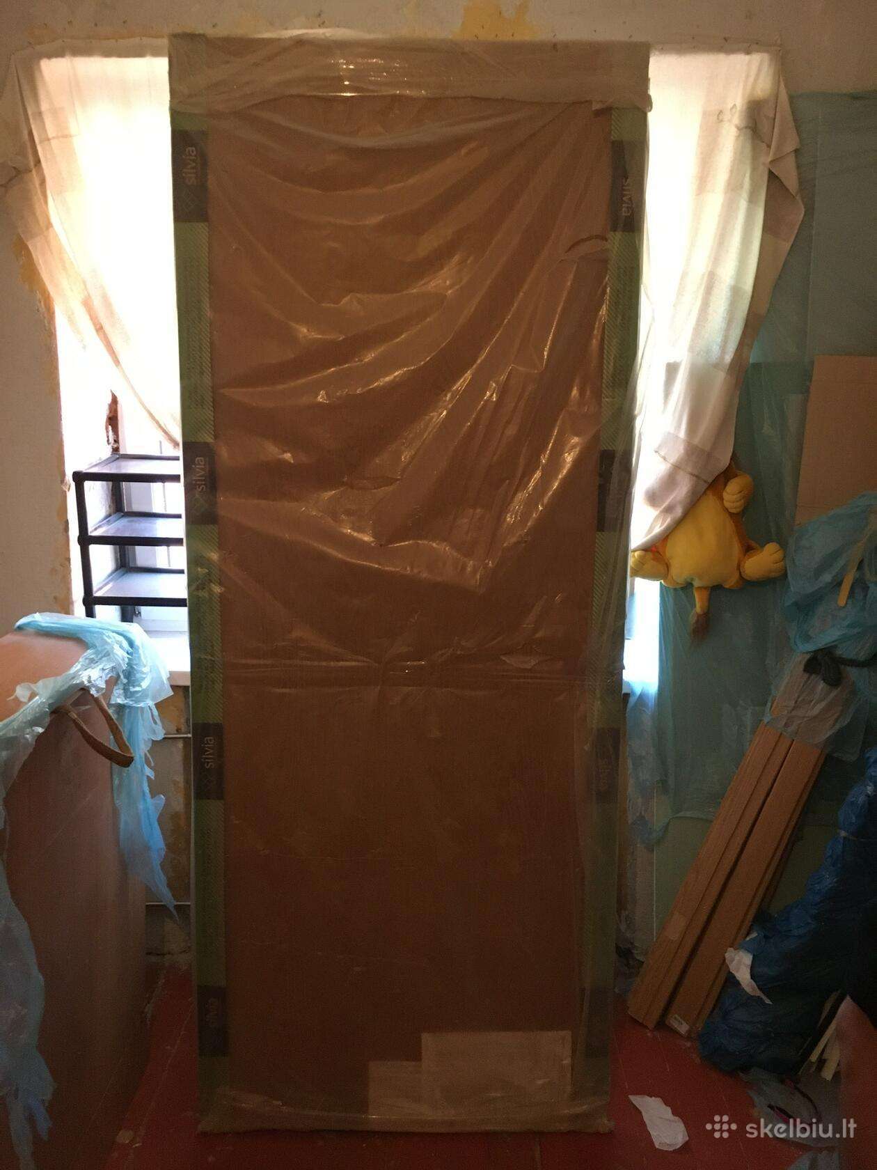 Duris, nauja 205cm - 82cm +- 60eu