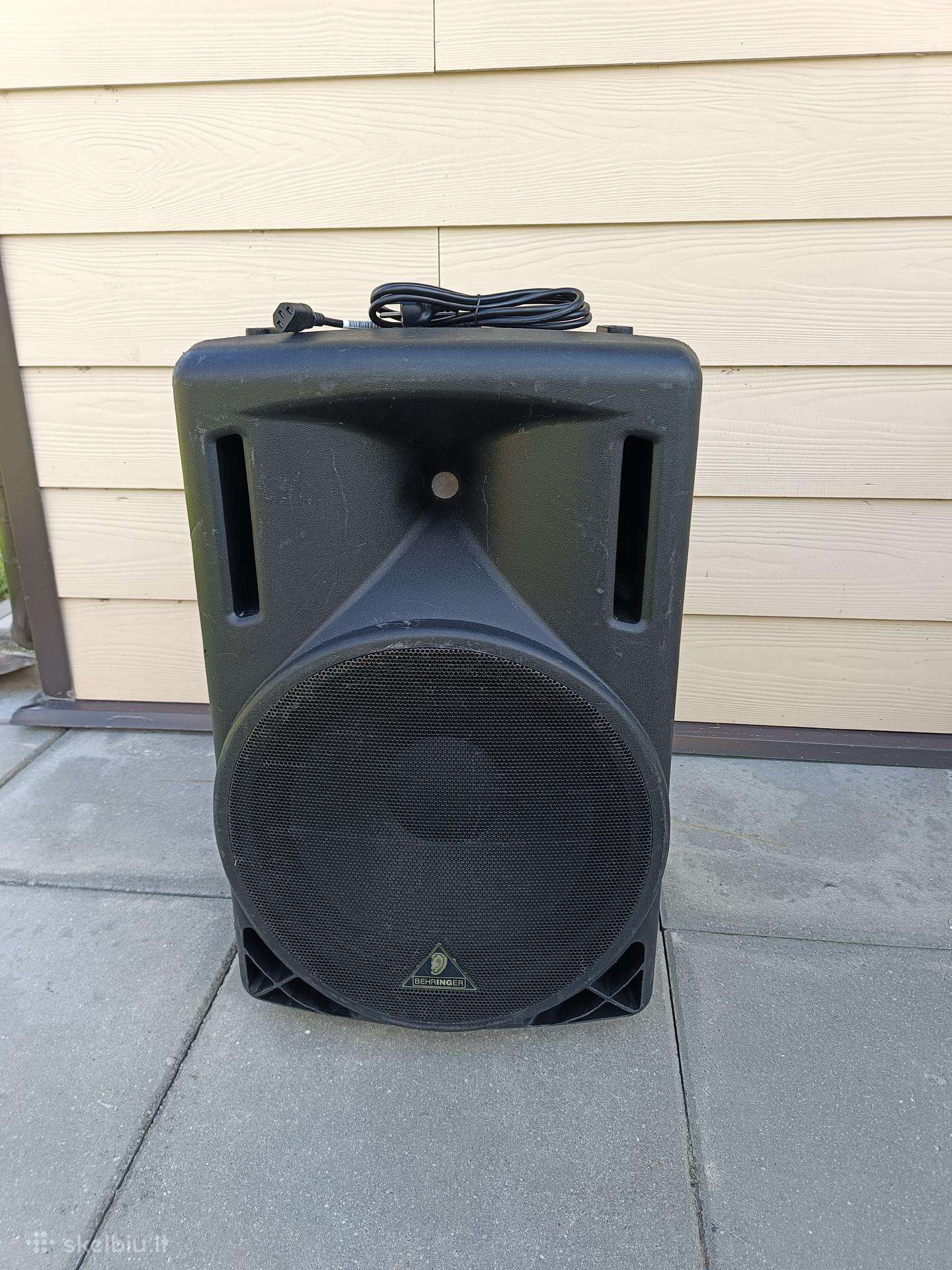 Aktyvi garso kolonėlė Behringer b215a