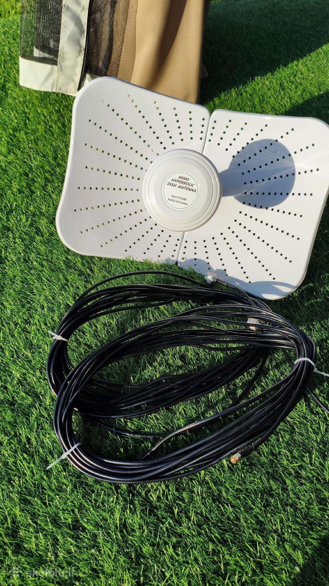 5G Mimo kryptinė antena