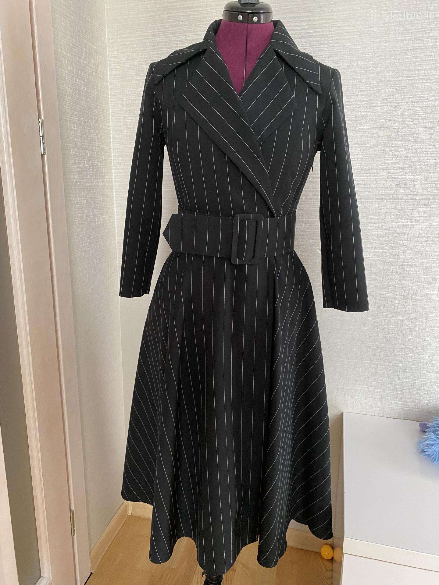 Suknelė klasikinio stiliaus