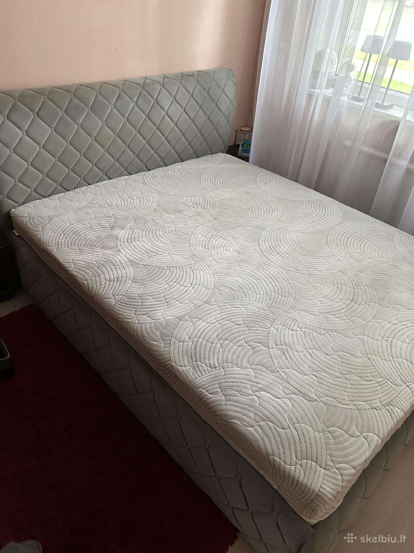 Parduodama dvigulė lova.