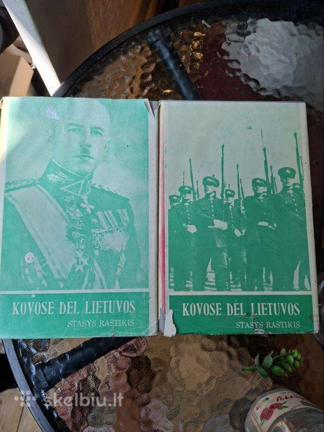 Dvi knygas