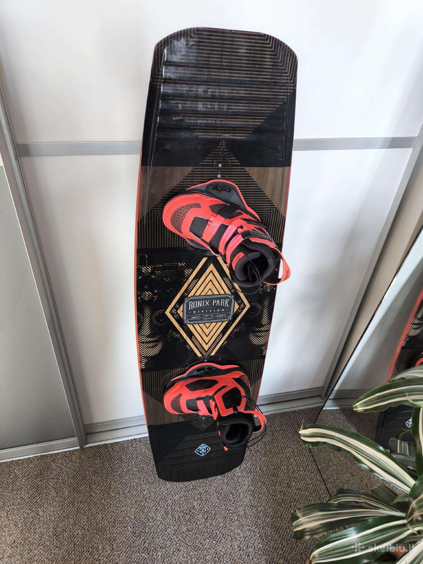 Ronix Park 138 cm su batais Ronix suprene