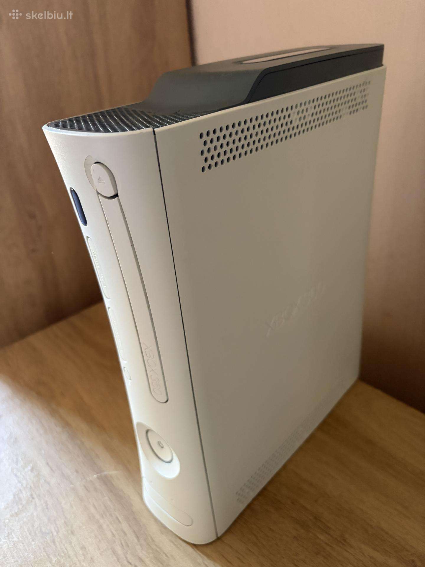 Xbox 360 Rgh 320gb, 2 pultai, 94 žaidimai