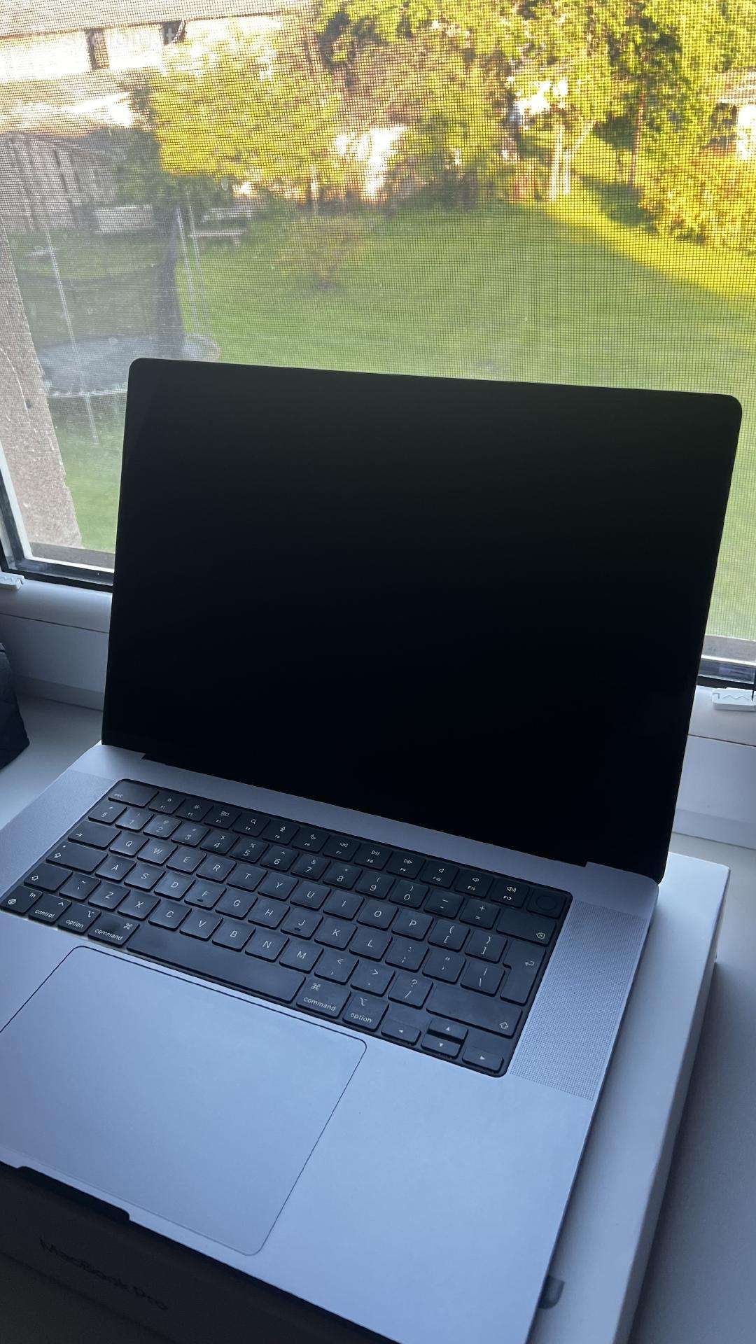 MacBook pro 16 M1