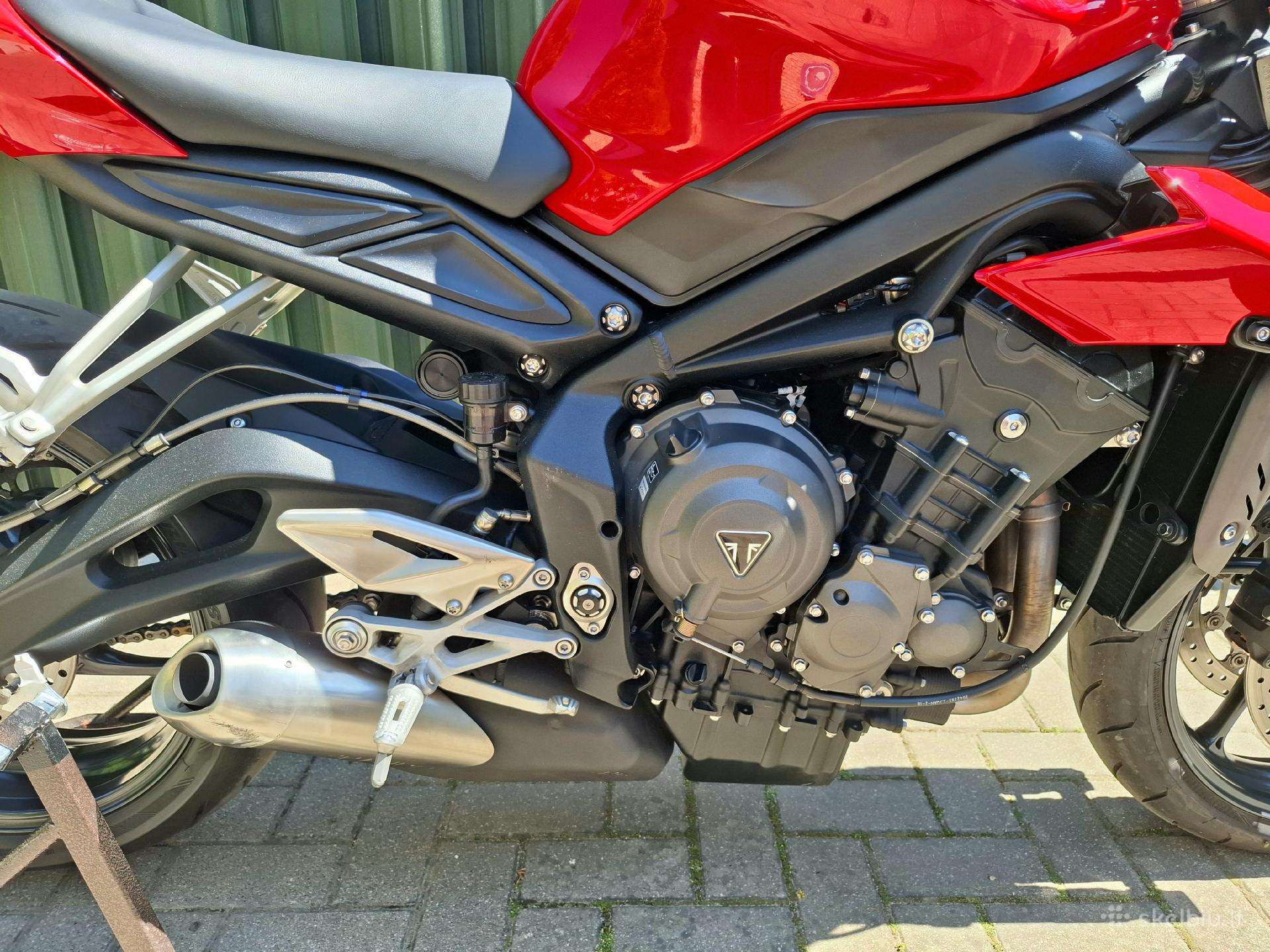 Triumph Speed Triple 660cc, street / classic