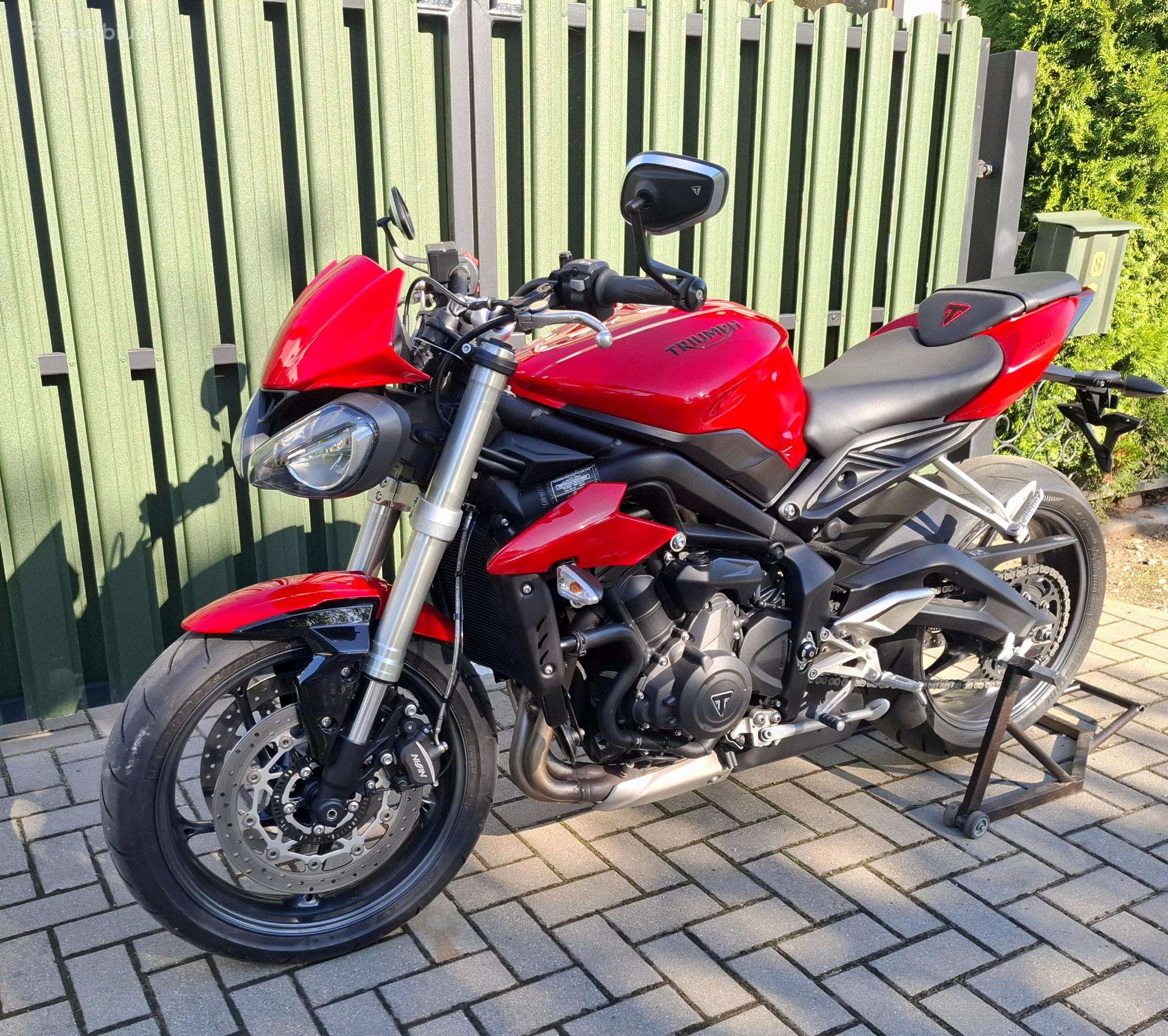 Triumph Speed Triple 660cc, street / classic