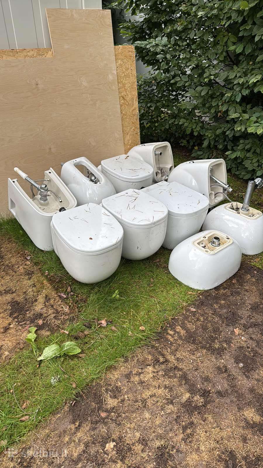 Potinkiniai tualetai, bide ir kriauklės