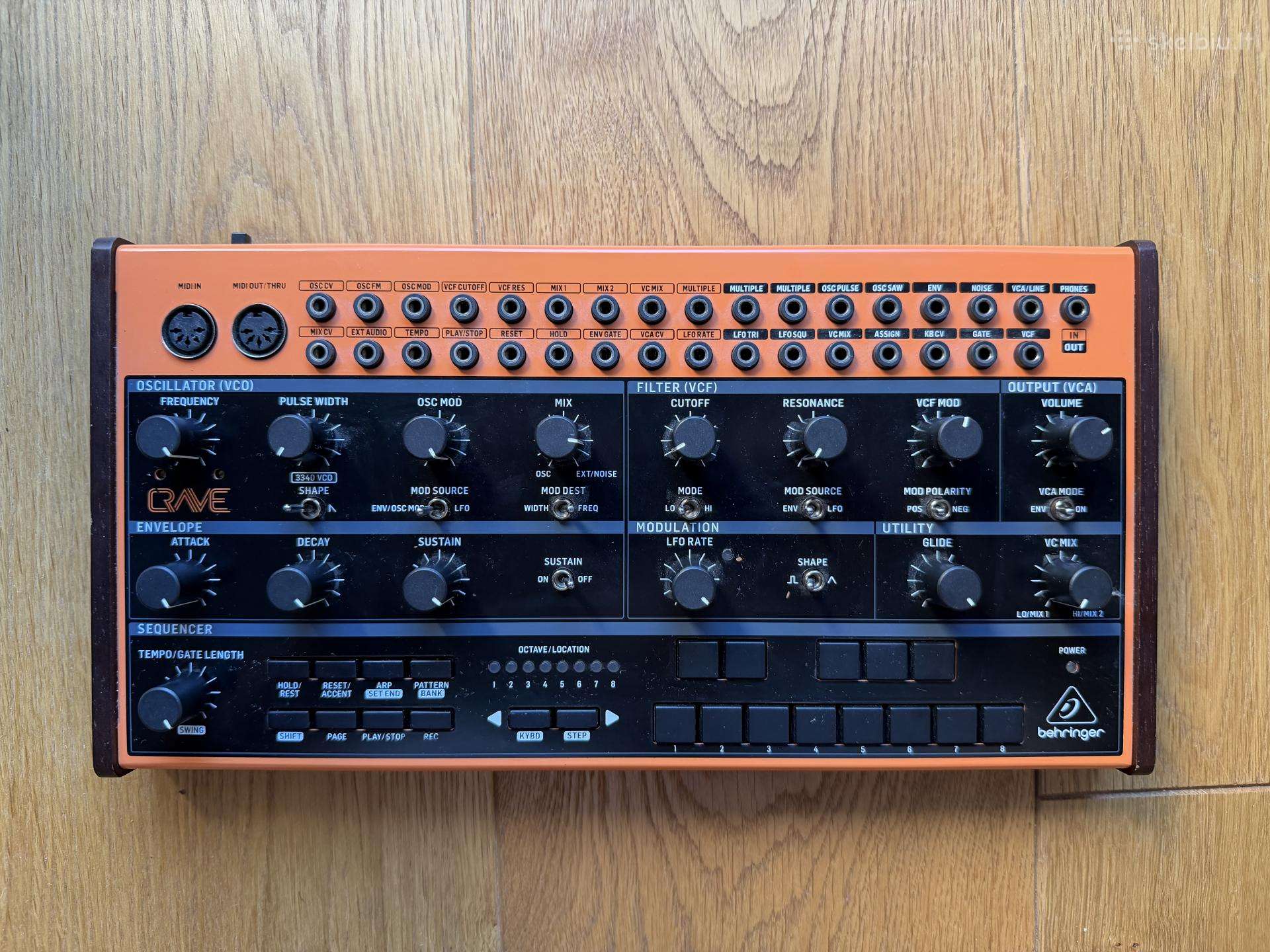Behringer Crave