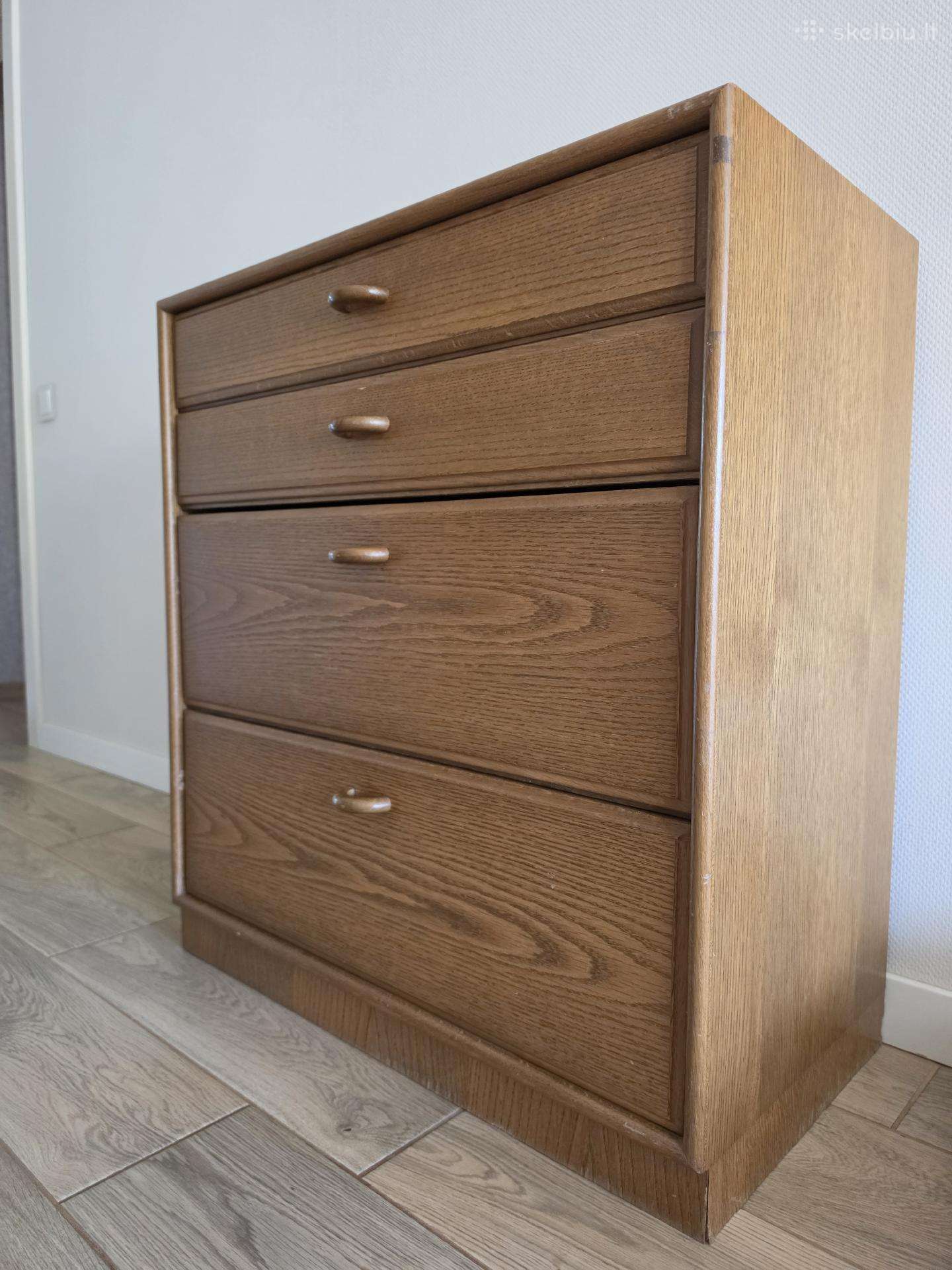 Parduodama Komoda