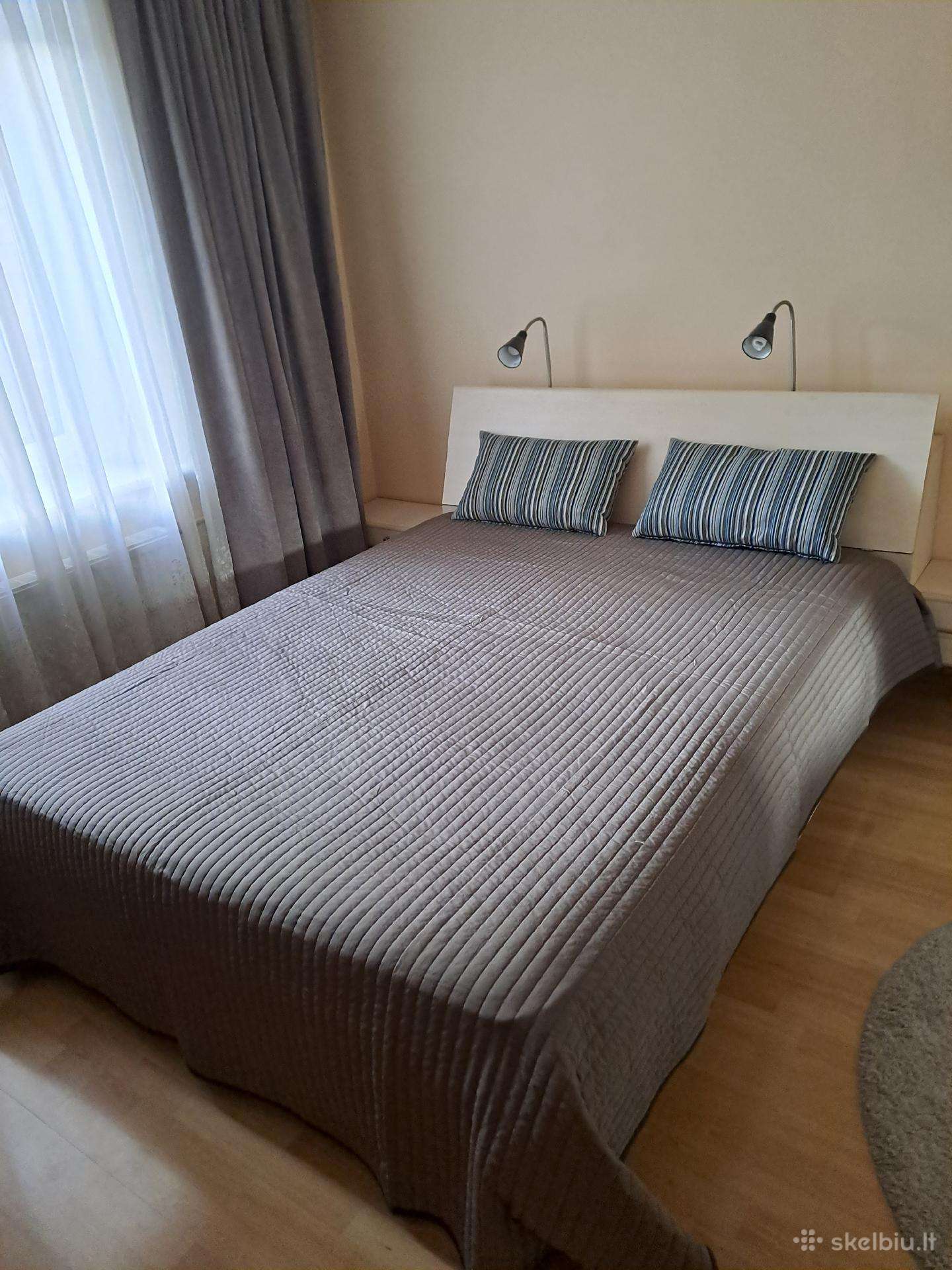 Išskirtinio profilio miegamojo lova
