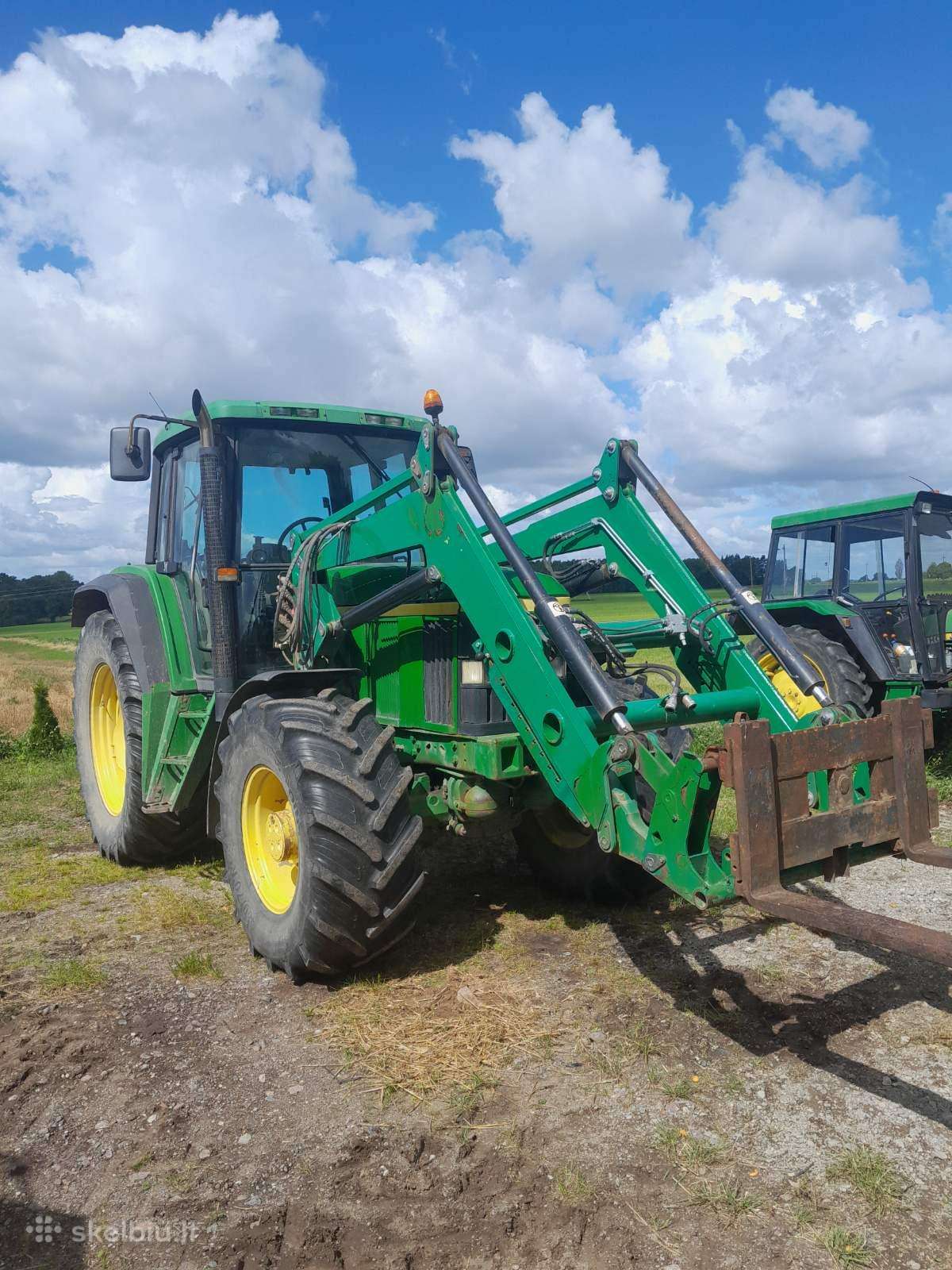 John Deere traktorius 6810