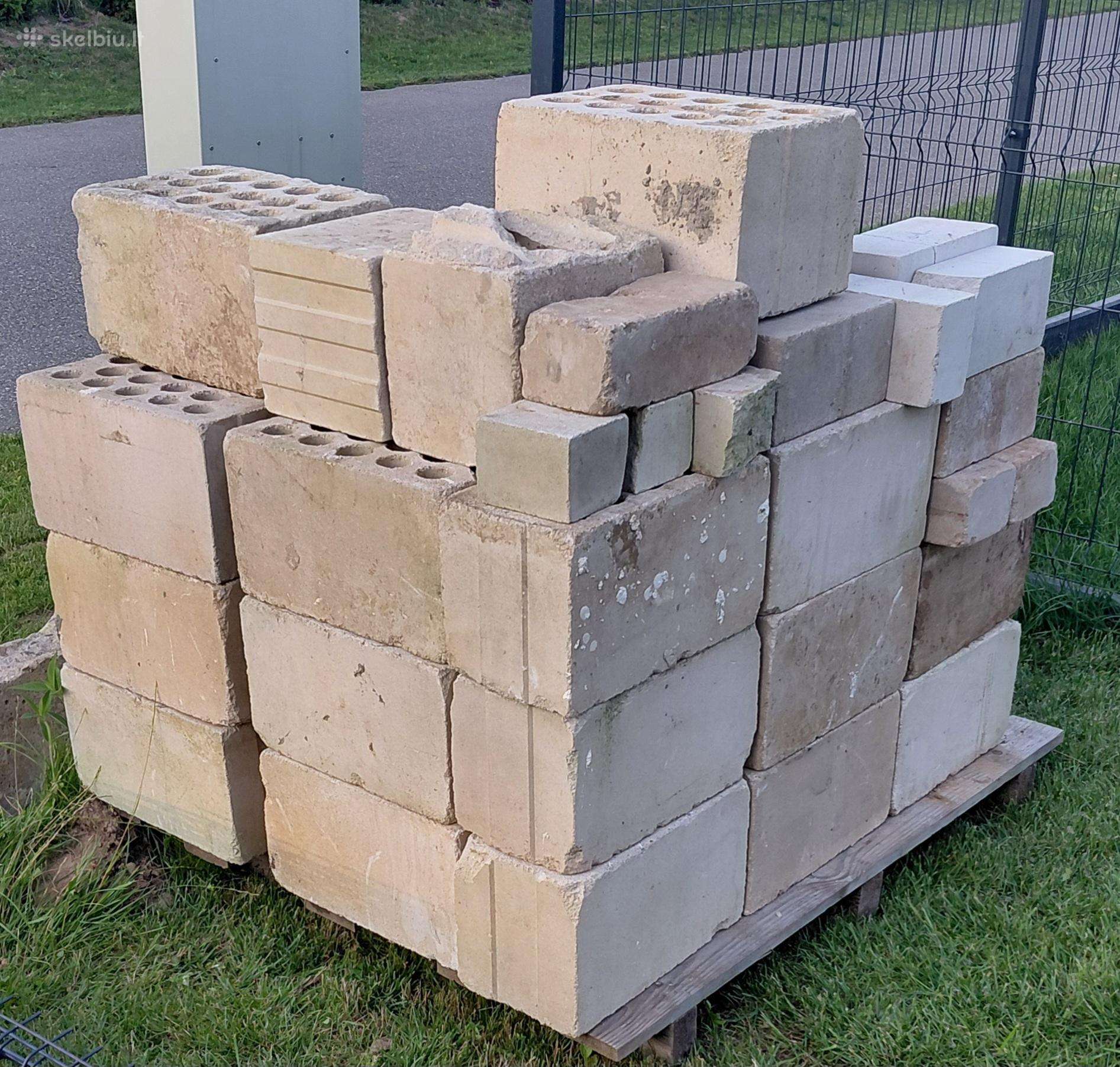 Atiduodami silikatiniai blokeliai, plytos