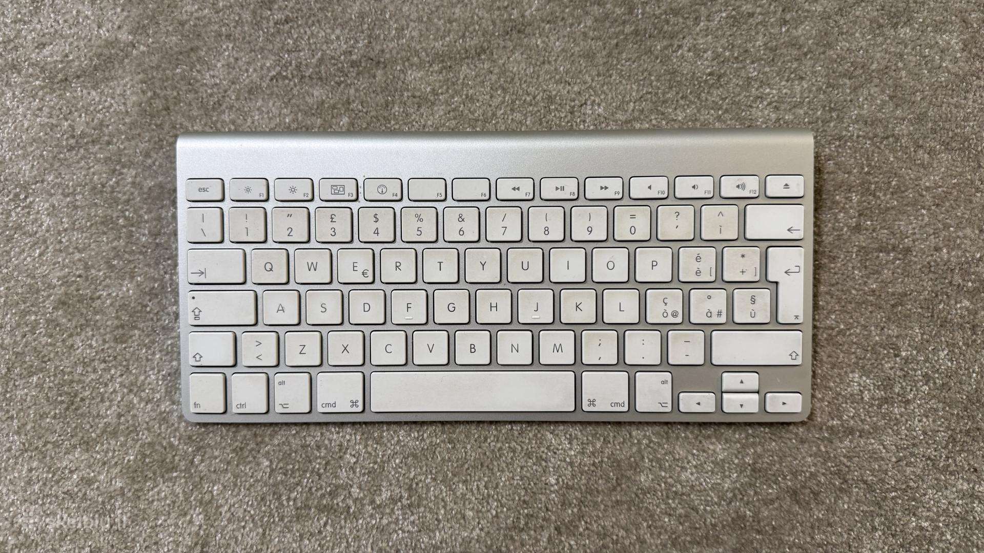 Apple belaidė klaviatūra