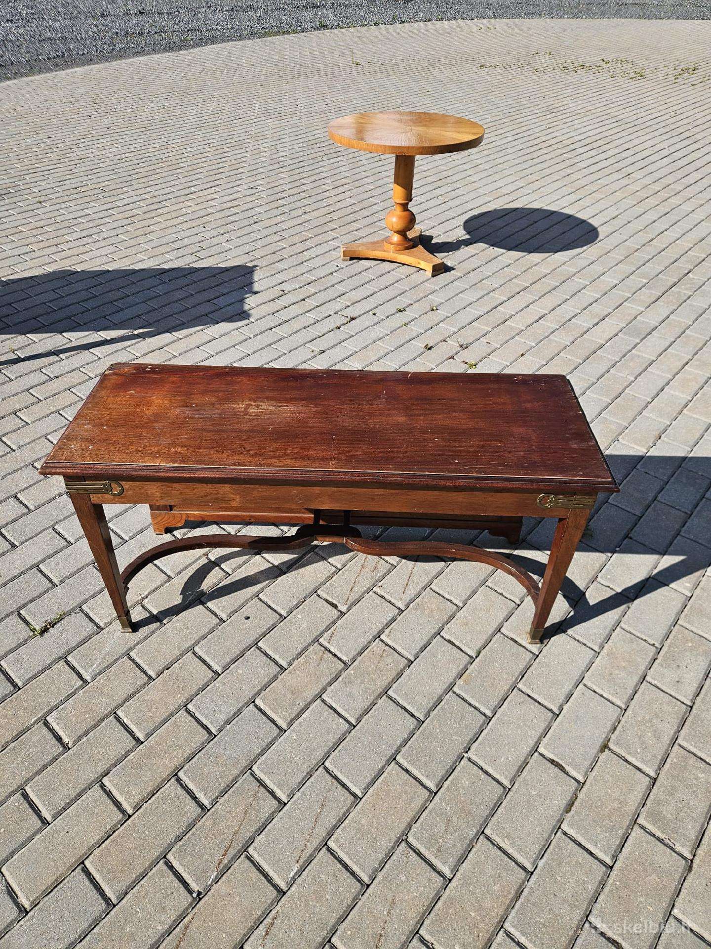 Antikvarinis staliukas/konsolė