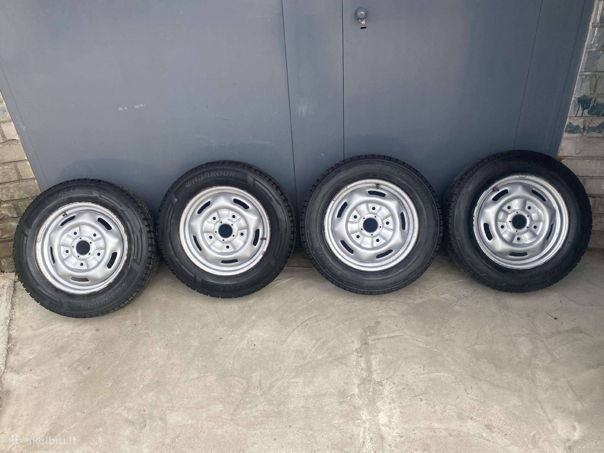 Ford transit ratai su padangom
