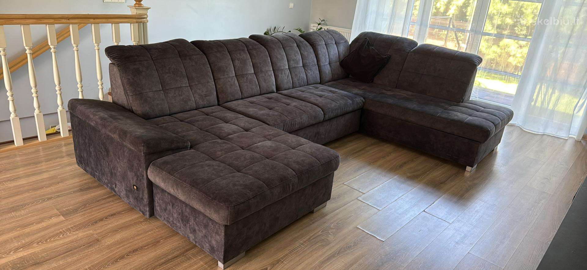Sofa kampas su miegamąja funkcija