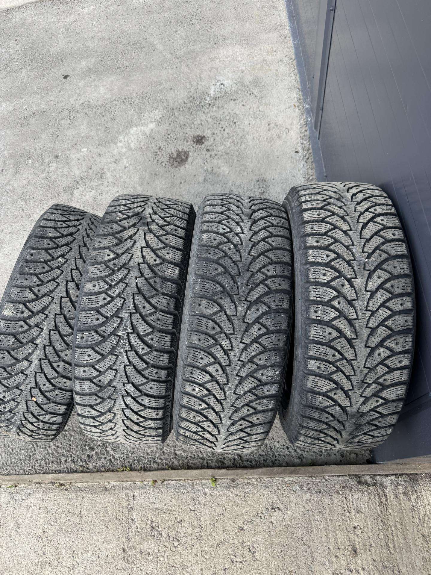 Padangos R16