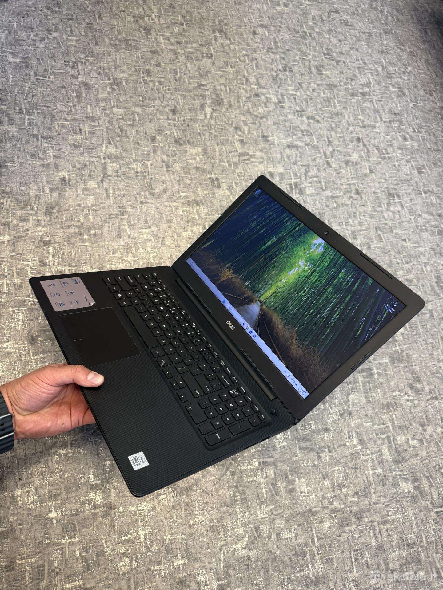 Dell vostro 15.6 (3590) i5-1021 / 8ram/ 256ssd