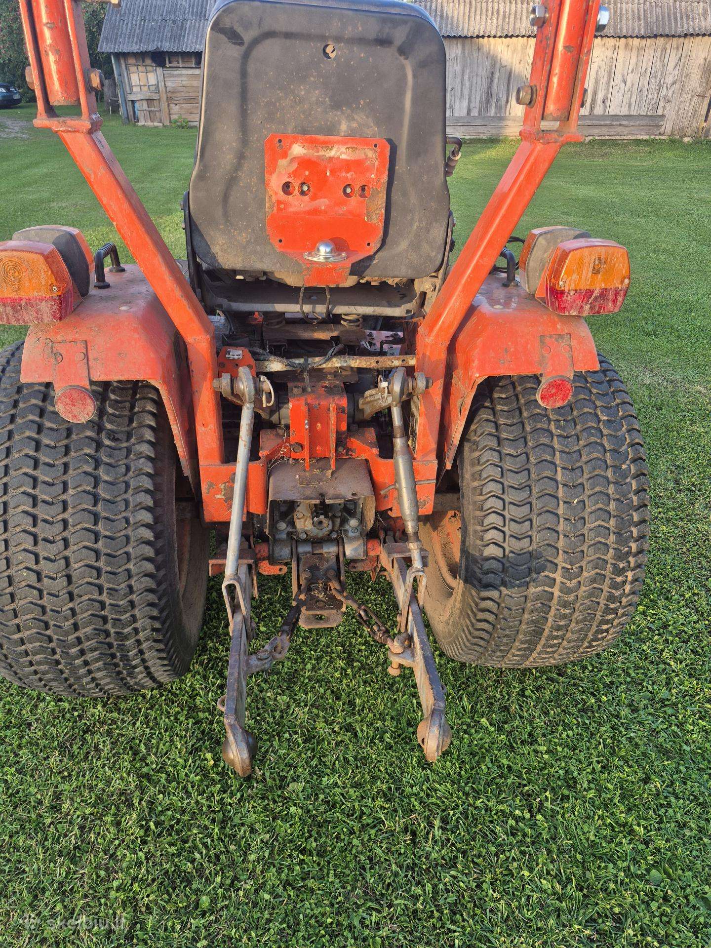 Kubota 1750, traktoriai