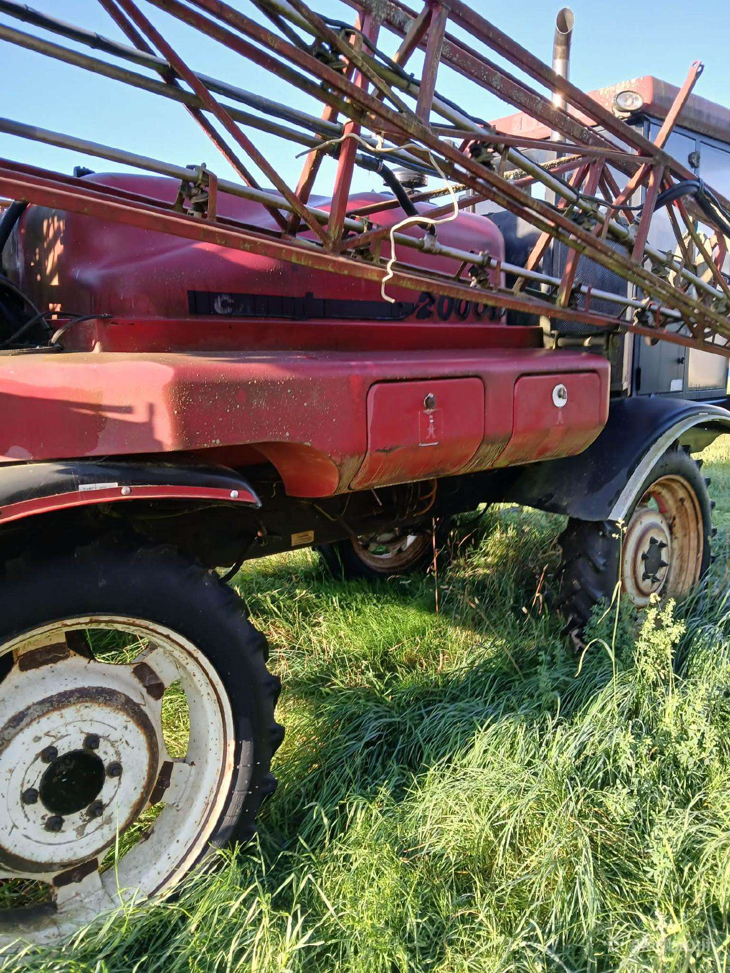 Case 2000, self-propelled sprayers
