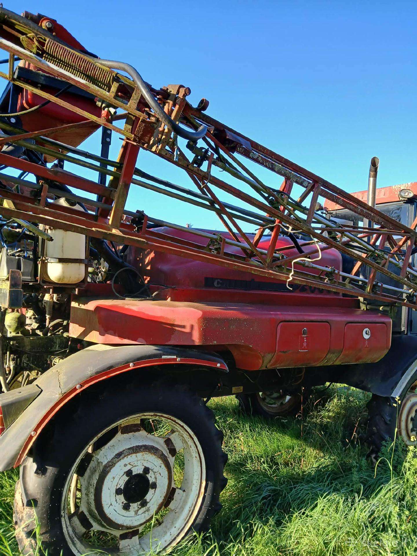 Case 2000, self-propelled sprayers