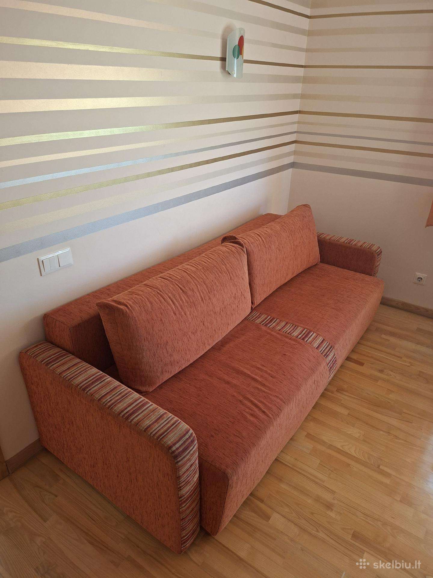 Naudota "Magrės" Sofa