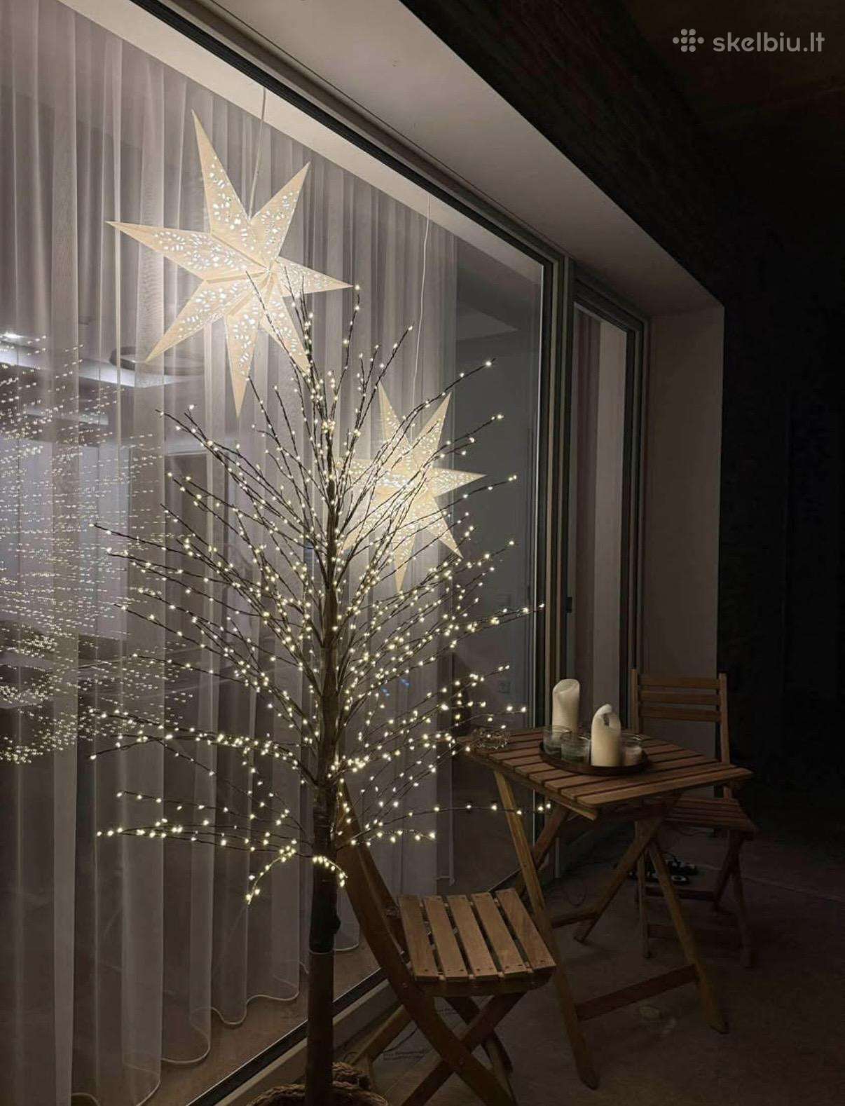 Šviečiantis LED dekoratyvinis medelis