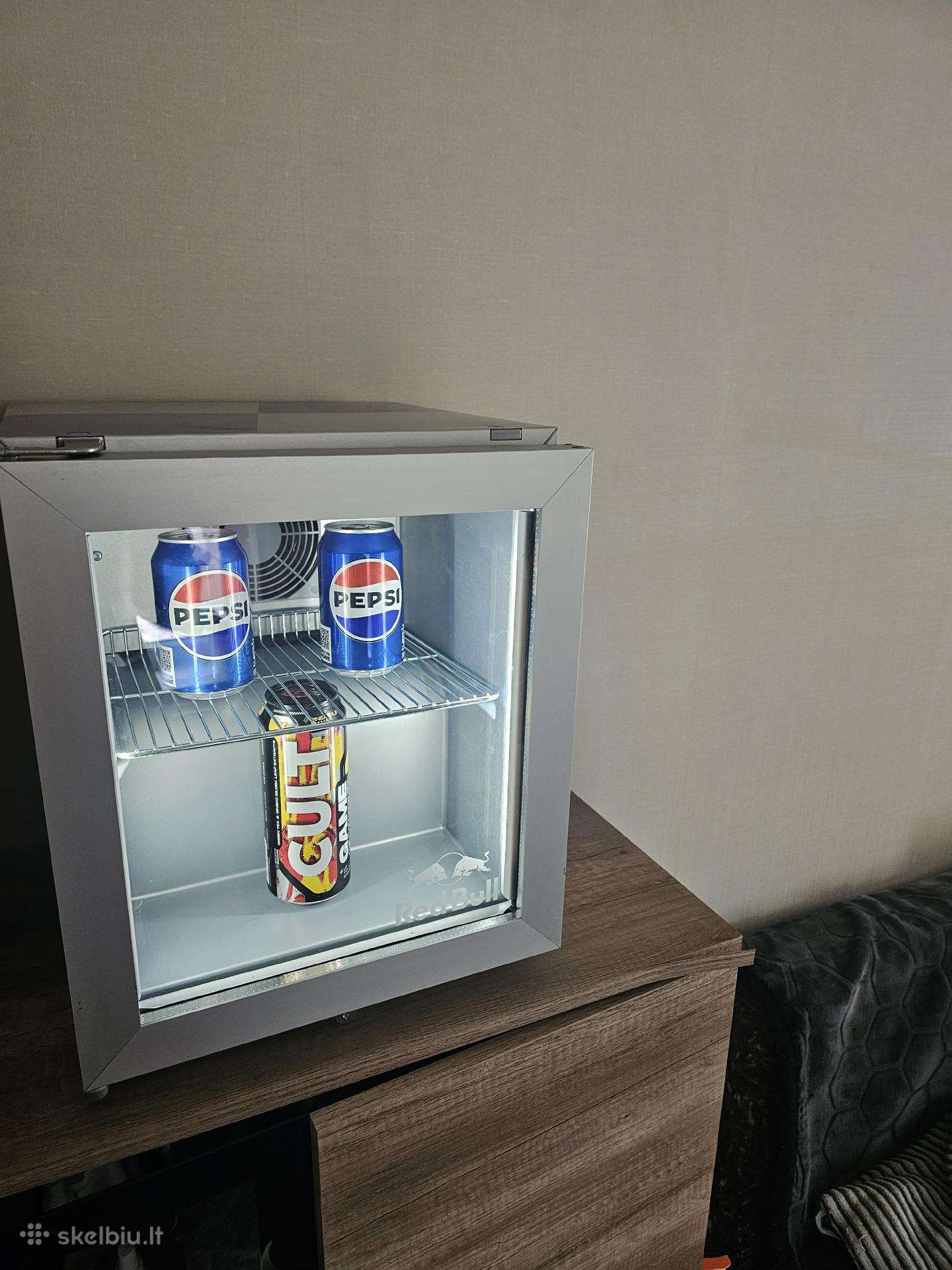 Redbull mini saldytuvas