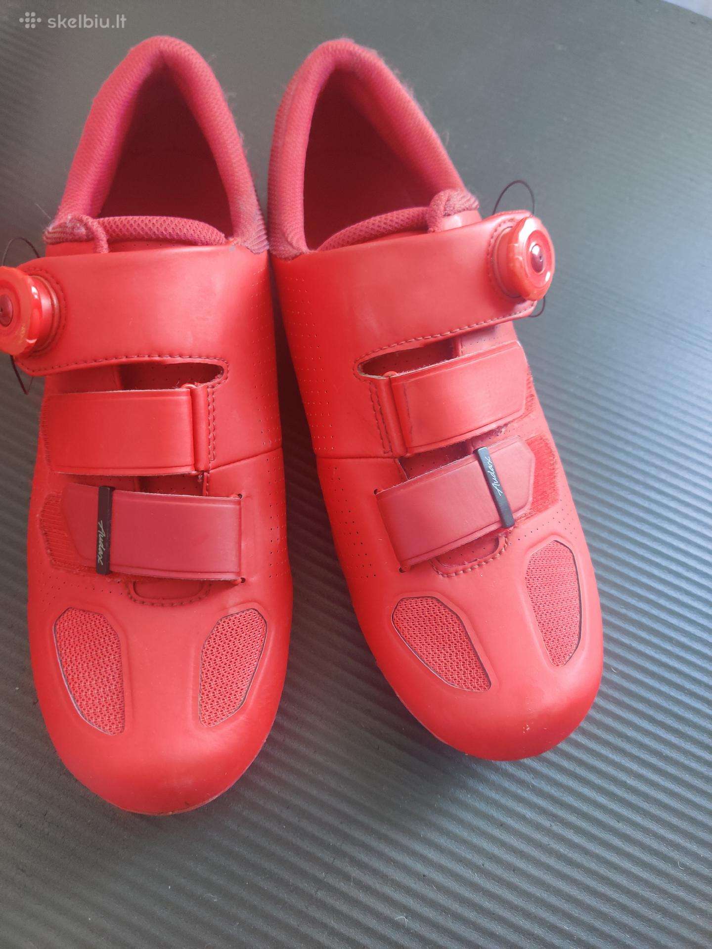 Specialized plento bateliai