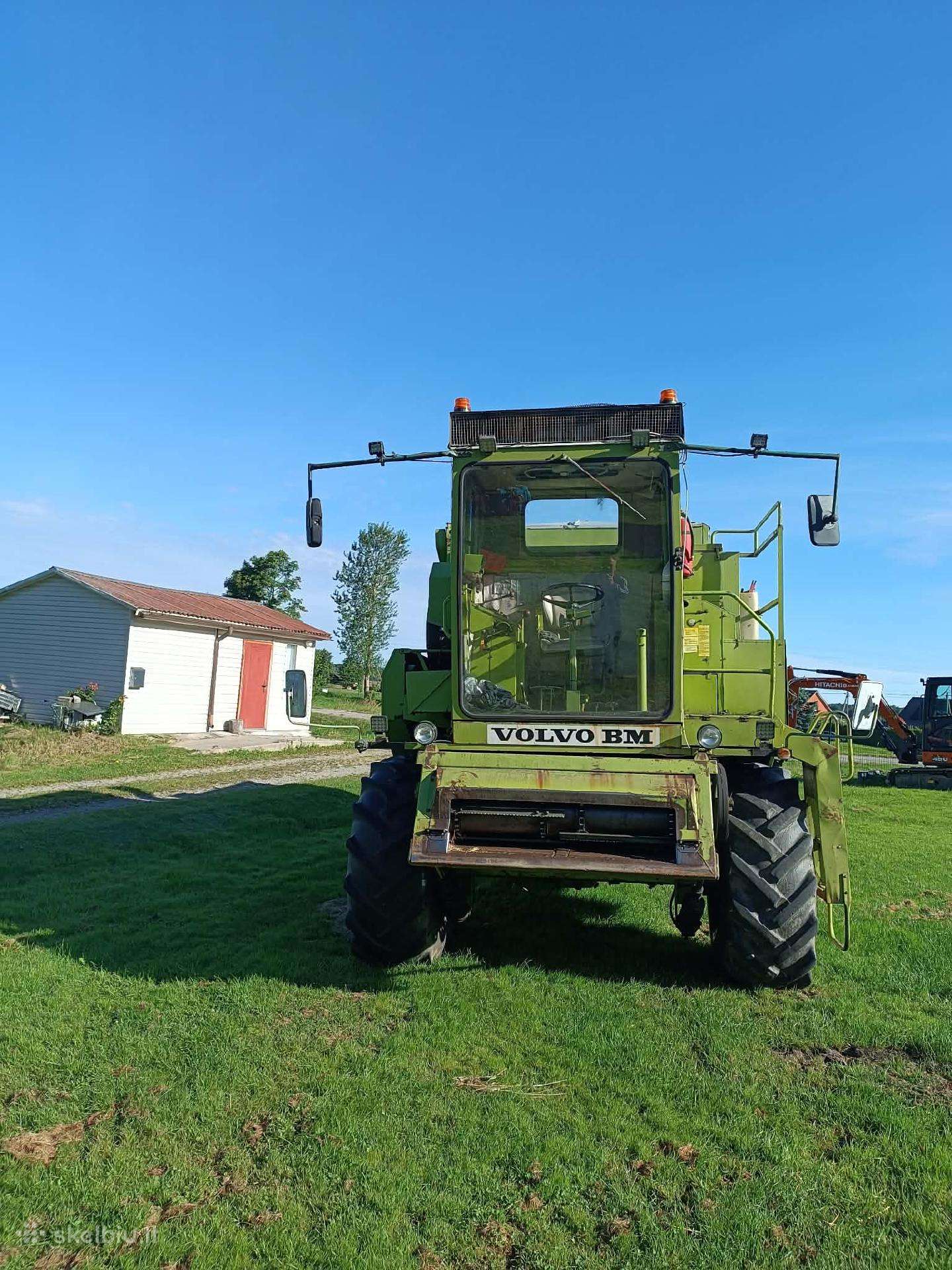 Claas Dominator, combine harvesters