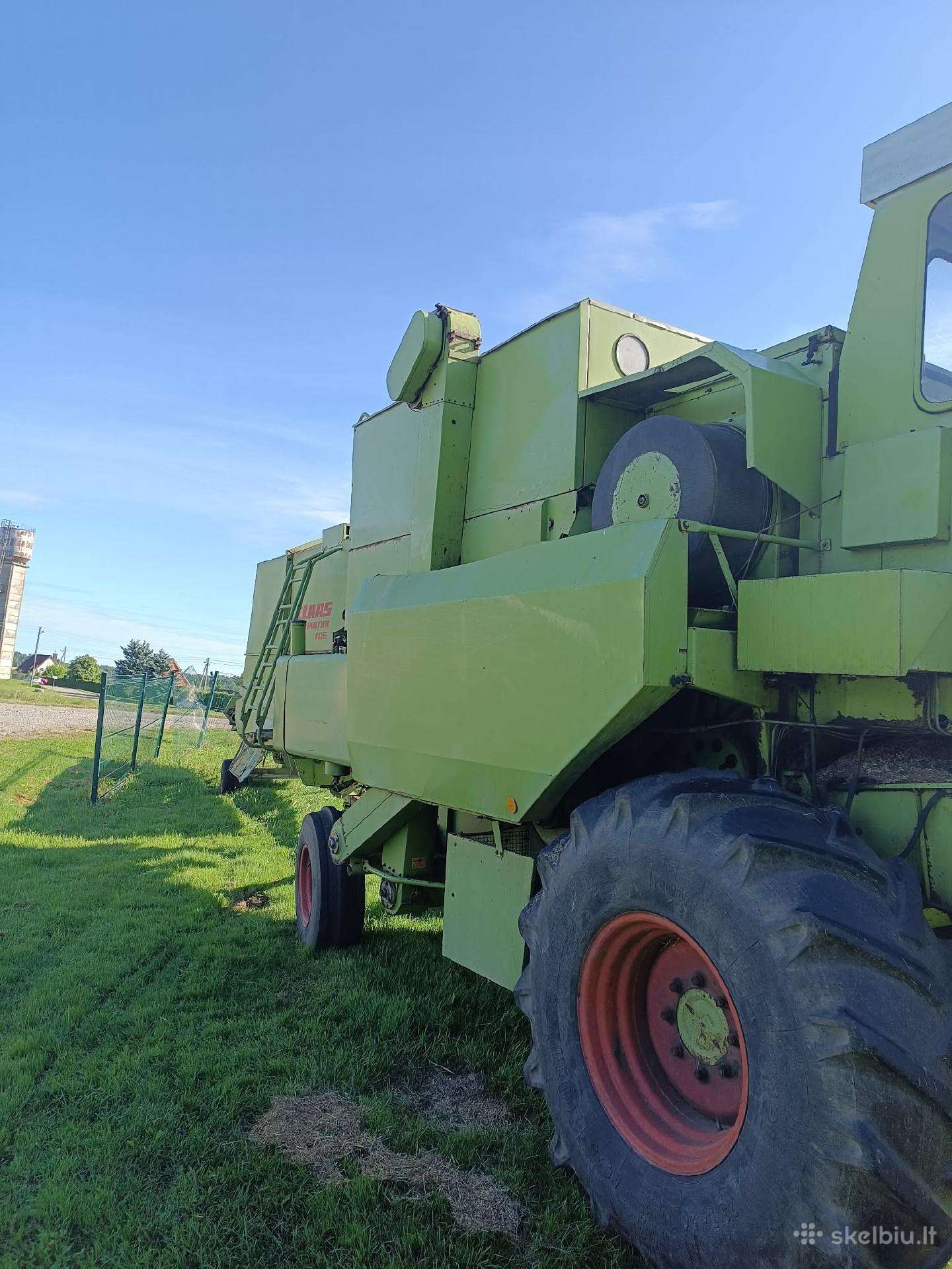 Claas Dominator, combine harvesters