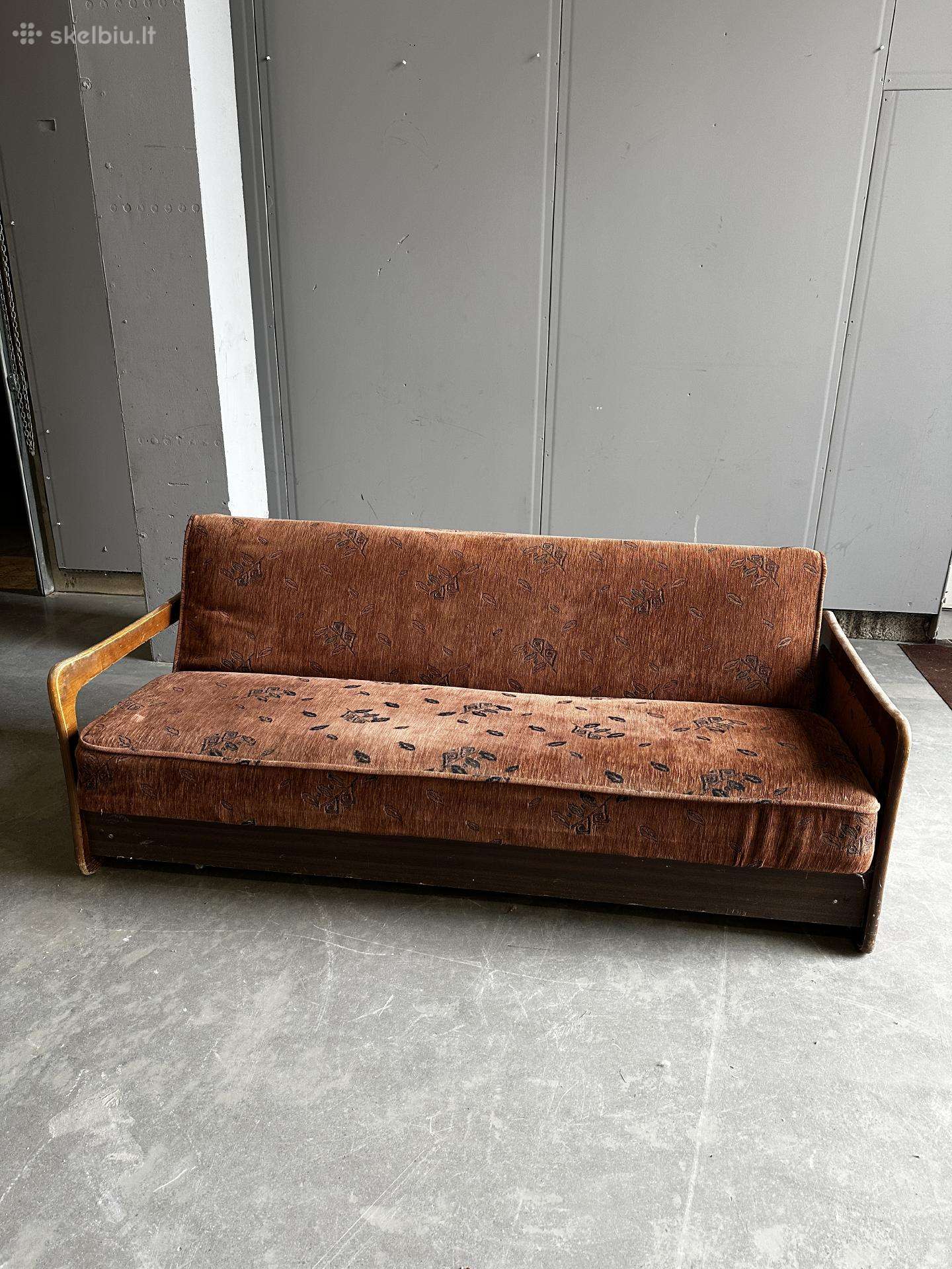 Dovanojam vintažine sofa